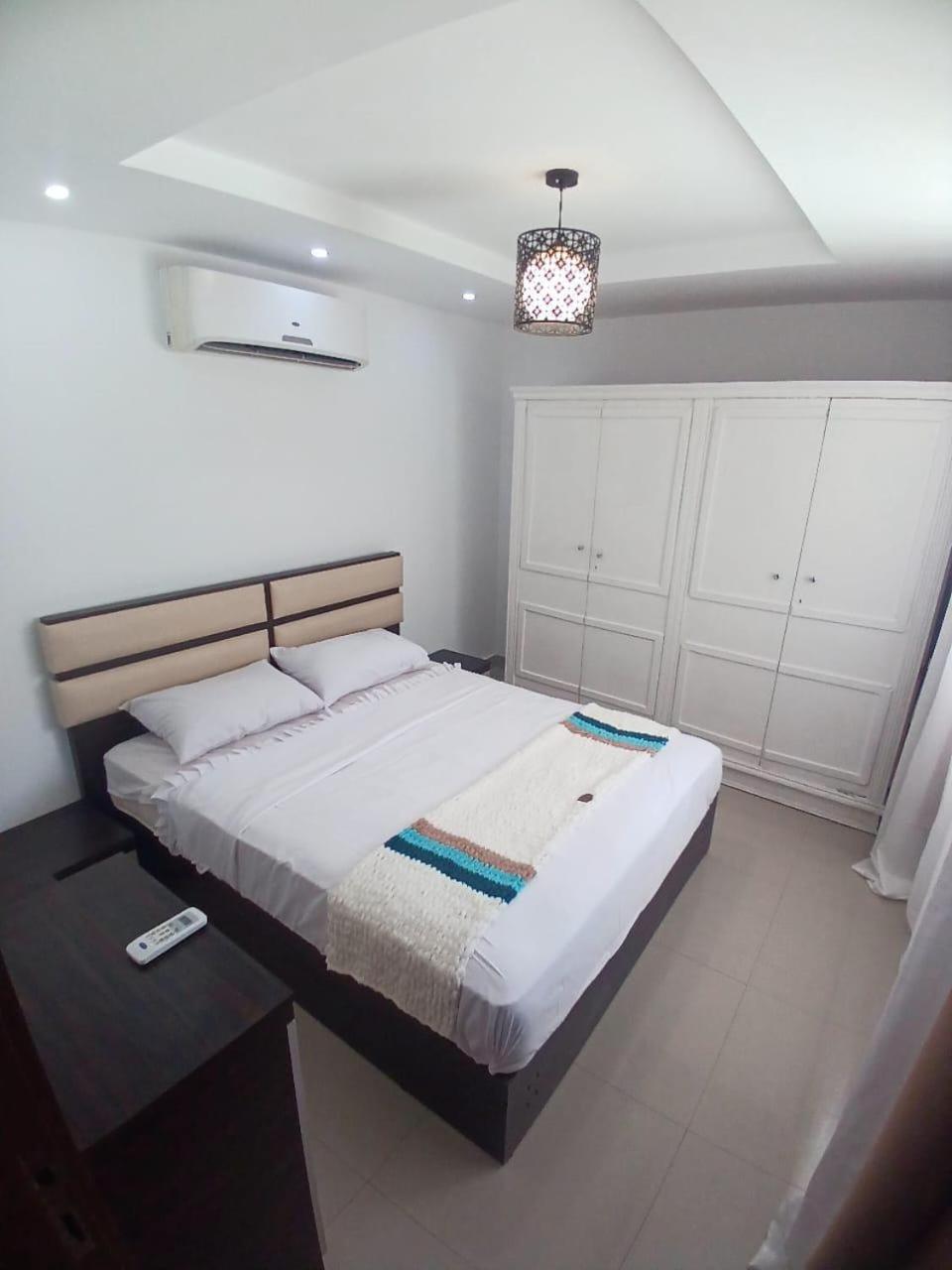 One Bedroom G-cribs *